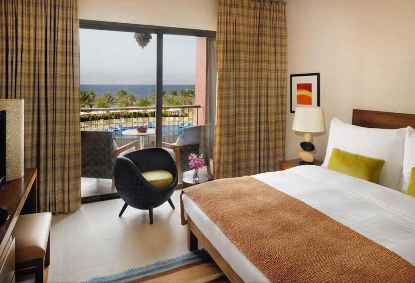 اتاق سوپریور خانوادگی با چشم‌انداز دریا, Movenpick Resort & Spa Tala Bay Aqaba