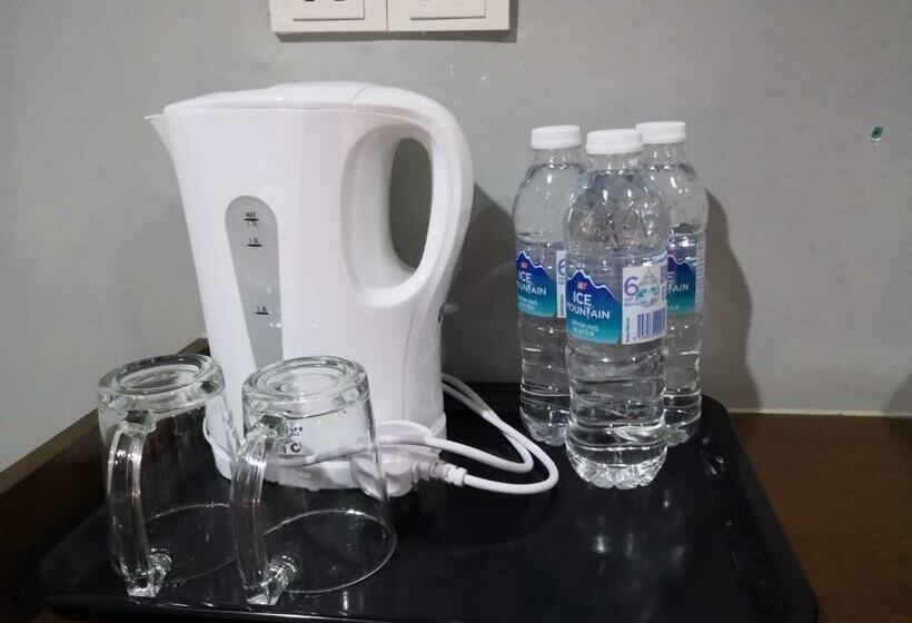 اتاق لوکس سه تخته, Anggerik Garden Hotel   Ag