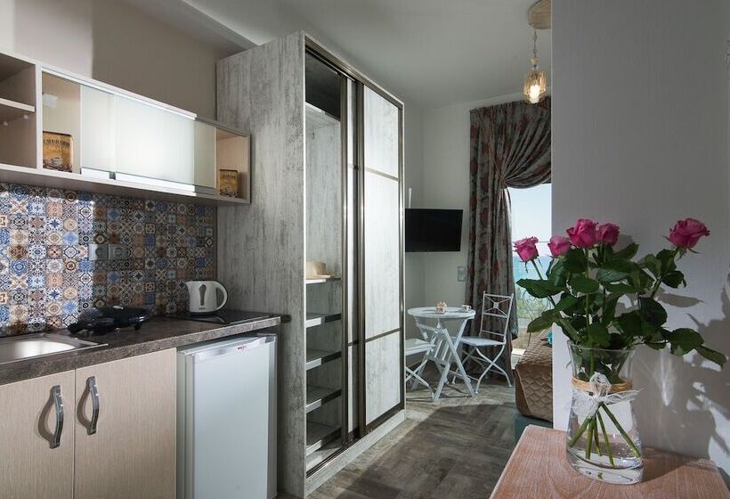 기본룸, Elimia Suites & Studios