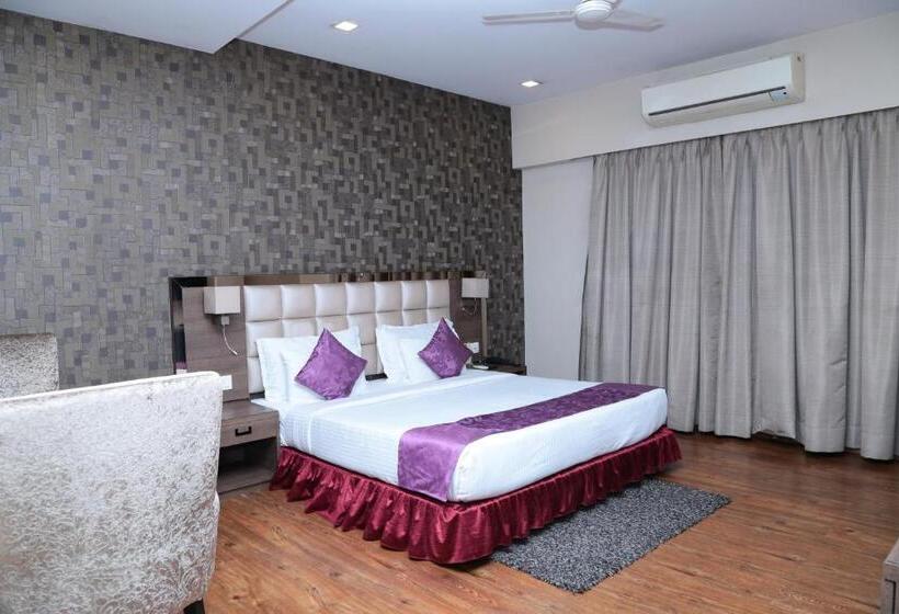 带大床的豪华间, Kc Manor