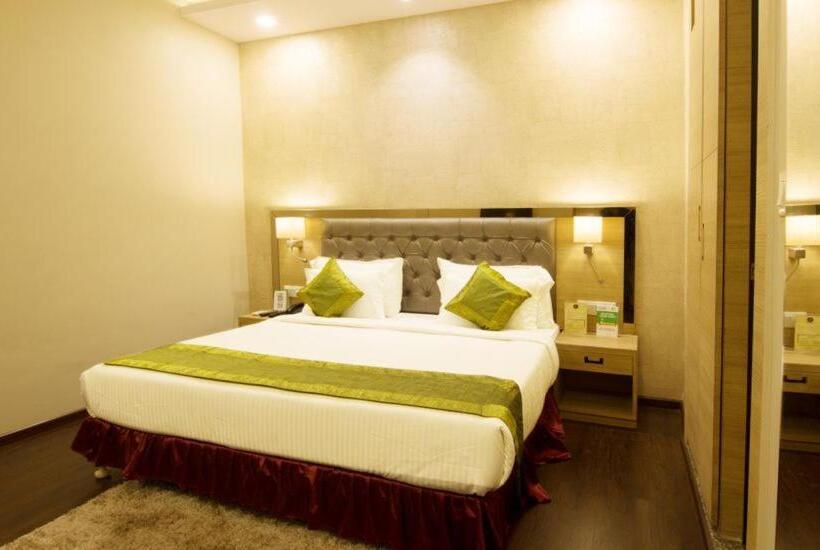 标准间, Kc Manor