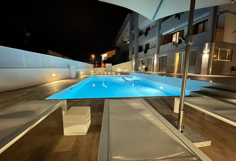 Стандартный Номер Кровать Кинг, Tropicana Suite   Adults Only