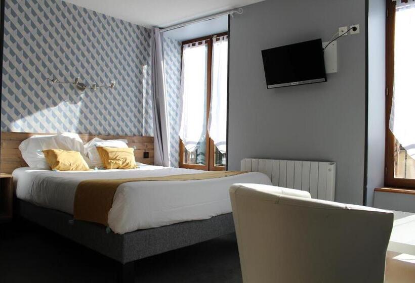 חדר סטנדרט לשלושה עם נוף לגינה, Logis Hôtel Auberge De L Allagnonette