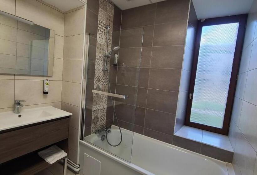 חדר משפחתי, Logis Hôtel Auberge De L Allagnonette