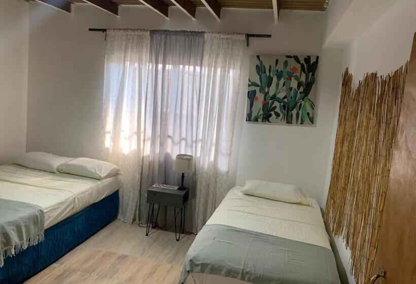 Дом 2 Спальни, Joebi S House Walking Distance To Rocky Cay Beach Ideal For Families Or Groups