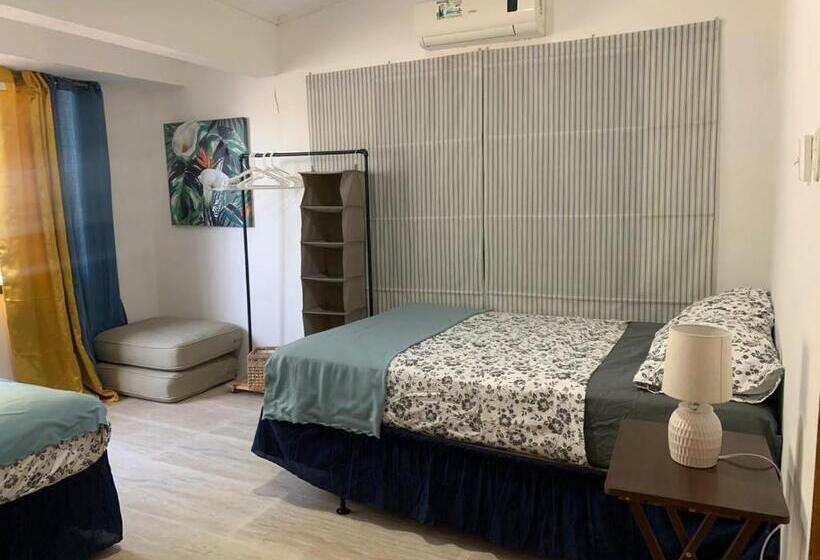 Дом 2 Спальни, Joebi S House Walking Distance To Rocky Cay Beach Ideal For Families Or Groups