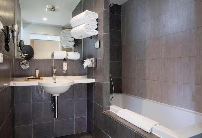 آپارتمان یک خوابه با دری مشترک که هال را جدا می کند., Best Western Plus Hotel Les Rives Du Ter