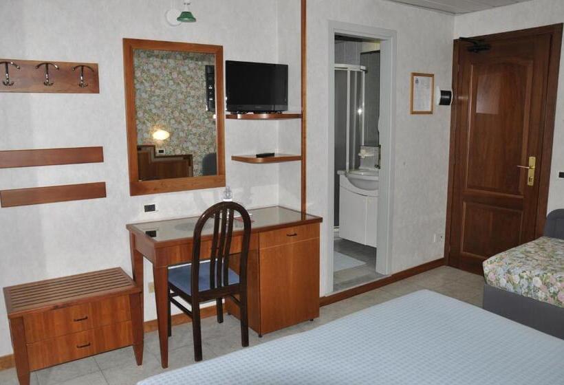 Номер Стандарт, De France