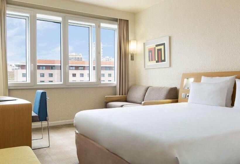 Трехместный Номер Классика, Novotel Marseille Vieux Port