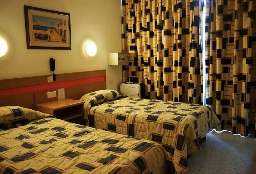اتاق استاندارد چهار تخته, The St. George’s Park