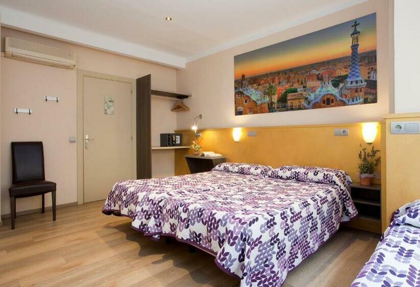 Номер Стандарт Трехместный, Hostal Barcelona