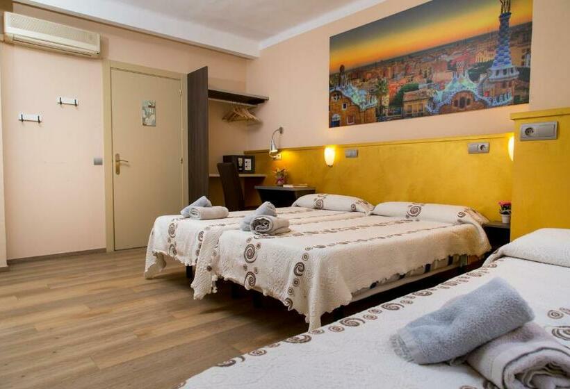 Номер Стандарт Трехместный, Hostal Barcelona