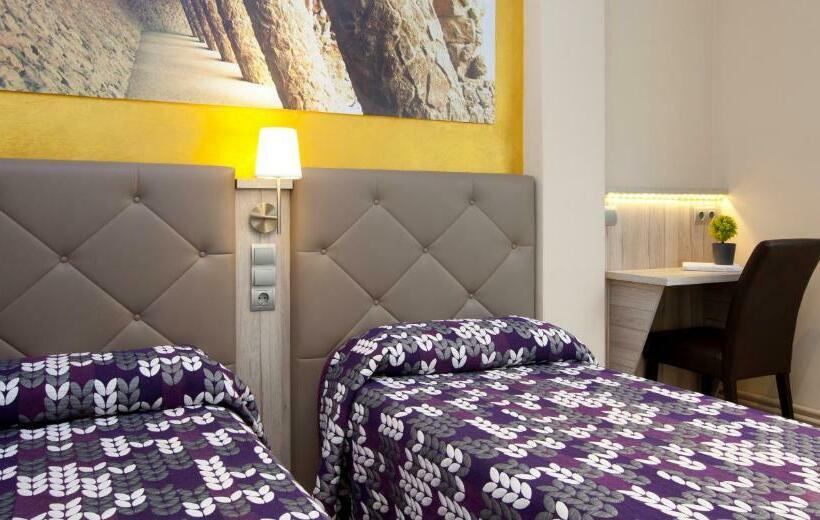 Номер Стандарт, Hostal Barcelona