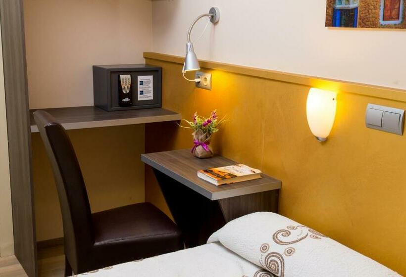 Номер Стандарт, Hostal Barcelona