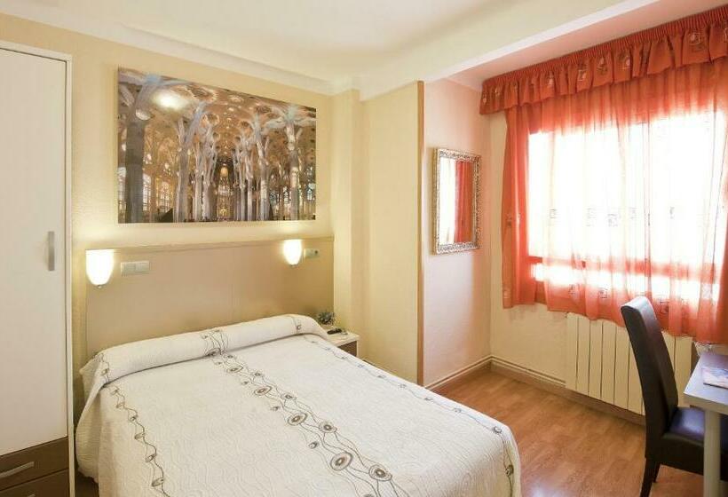 Номер Стандарт, Hostal Barcelona