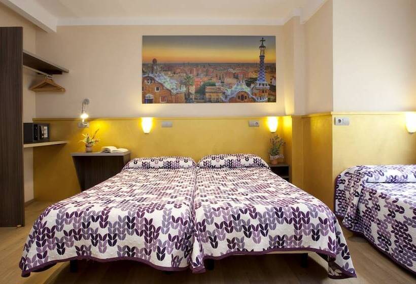 Номер Стандарт Трехместный, Hostal Barcelona