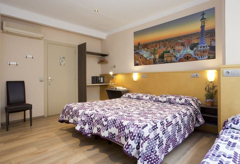 Номер Стандарт Трехместный, Hostal Barcelona