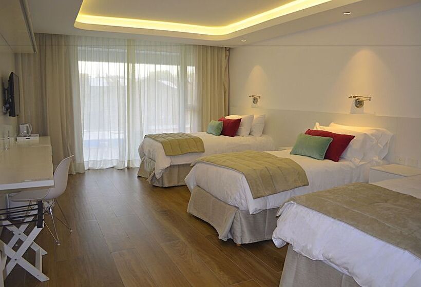 اتاق کلاسیک سه تخته, Ilum Experience Home