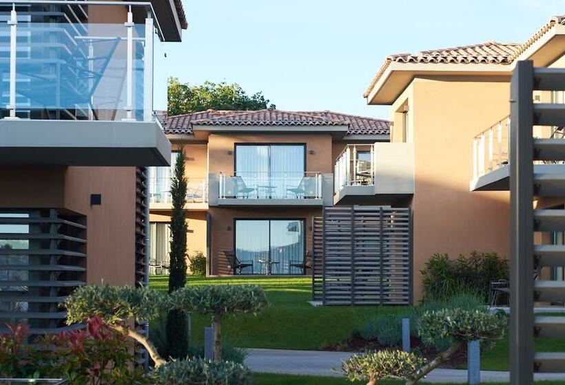 Классический Номер, Kube Saint Tropez