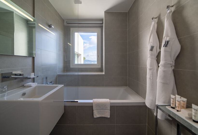 Классический Номер, Kube Saint Tropez