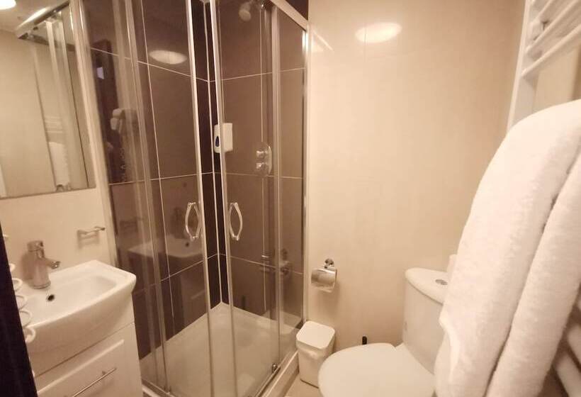 Номер Стандарт, The Royale Chulan Hyde Park