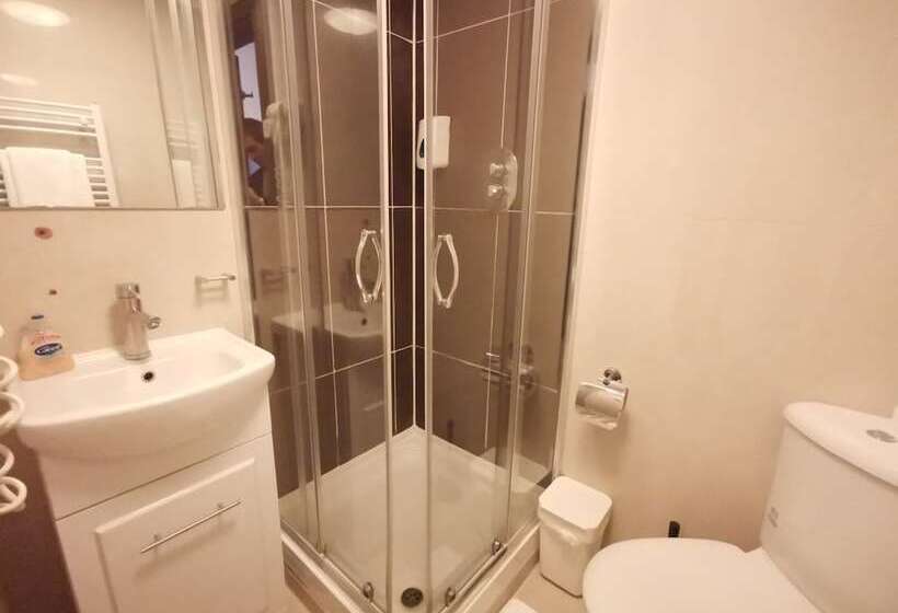 Номер Стандарт, The Royale Chulan Hyde Park