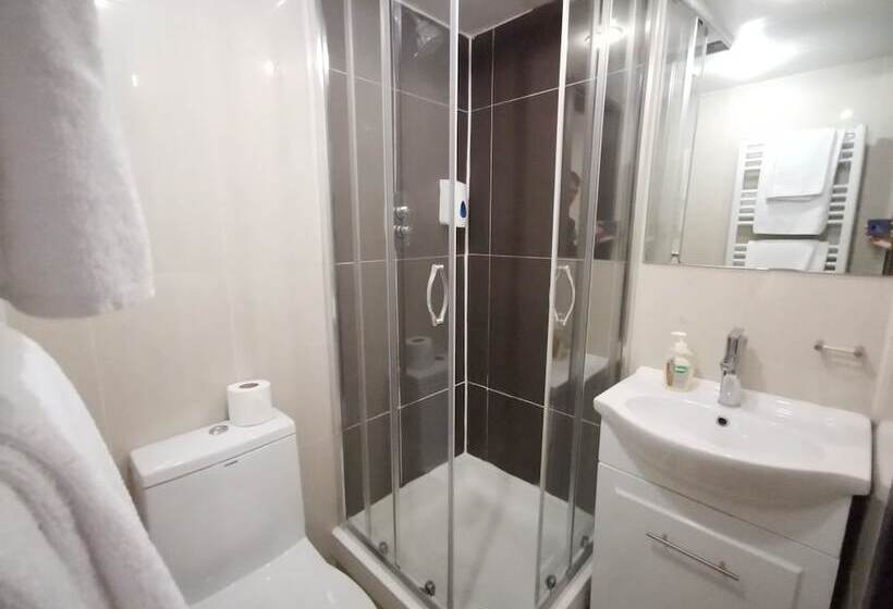Номер Economy, The Royale Chulan Hyde Park