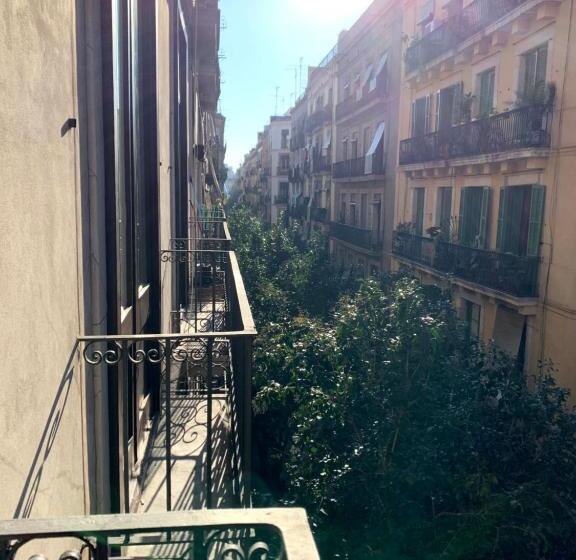 اتاق استاندارد یک نفره, Central And Basic Universitat For Young Hostel