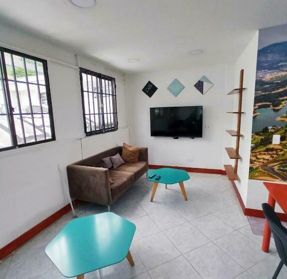 Quarto Estandar, Poblado Park Guest House