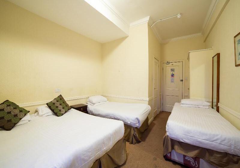 Четырехместный Номер Стандарт, George Hotel, Burslem, Stoke On Trent