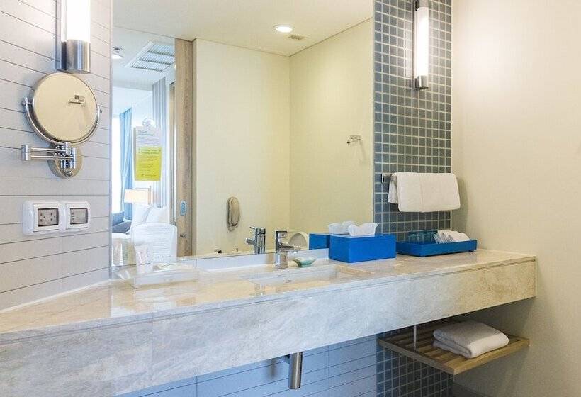 Номер Премиум, Holiday Inn Pattaya, An Ihg