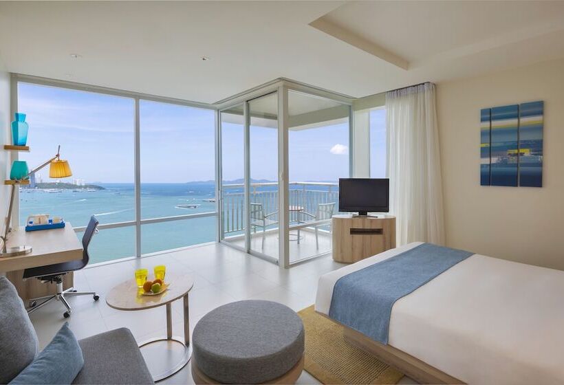 Номер Премиум, Holiday Inn Pattaya, An Ihg
