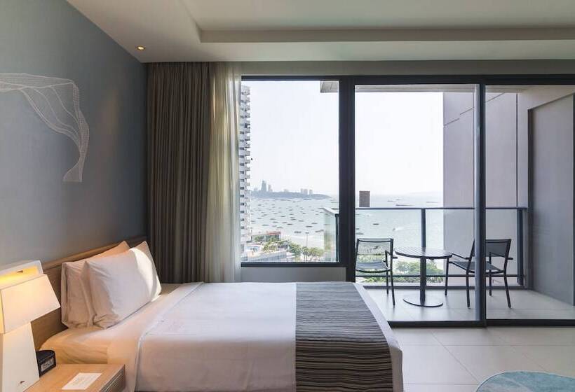 Номер Премиум, Holiday Inn Pattaya, An Ihg