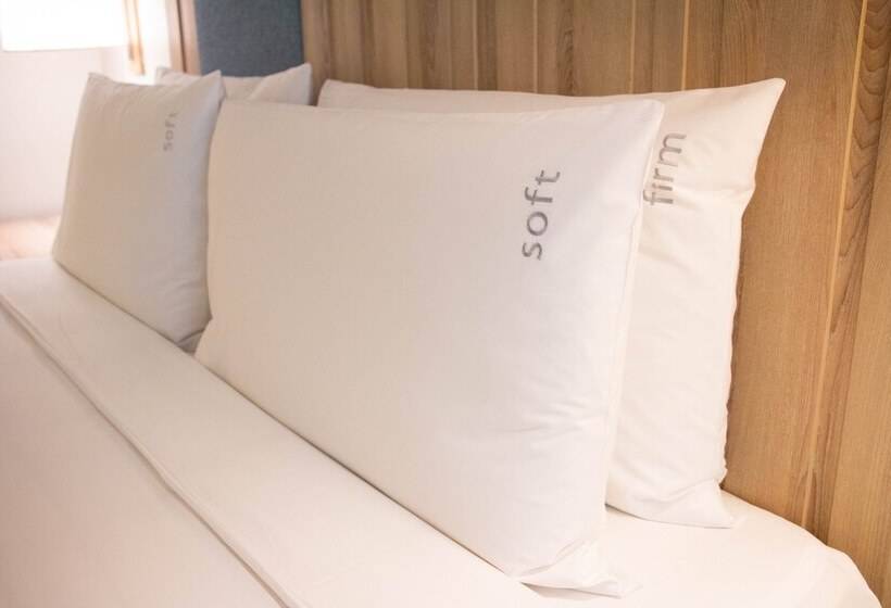 Номер Клуб, Holiday Inn Pattaya, An Ihg
