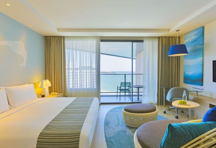 Номер Клуб, Holiday Inn Pattaya, An Ihg
