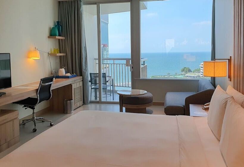 Номер Стандарт Двуспальная Кровать Вид на Море, Holiday Inn Pattaya, An Ihg