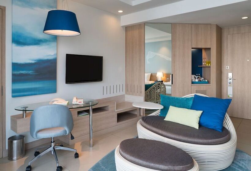 Номер Премиум, Holiday Inn Pattaya, An Ihg