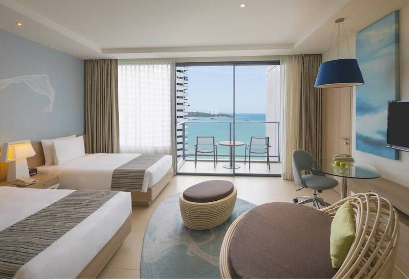 Номер Клуб, Holiday Inn Pattaya, An Ihg