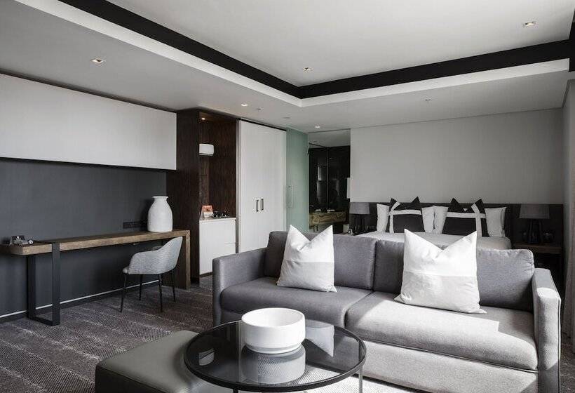 Президентский Люкс, The Capital 15 On Orange Hotel & Spa