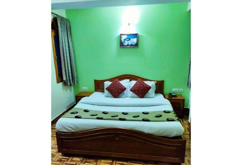 스탠다드 룸 킹사이즈 침대, Goroomgo Kalra Regency Shimla