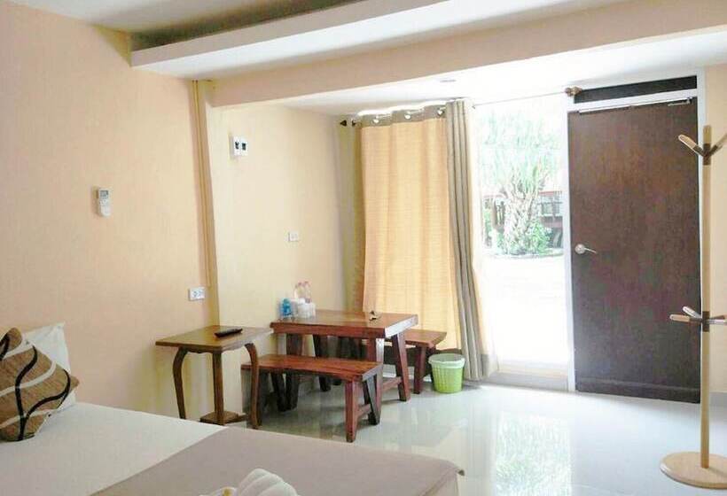 标准间, Great Hill Resort
