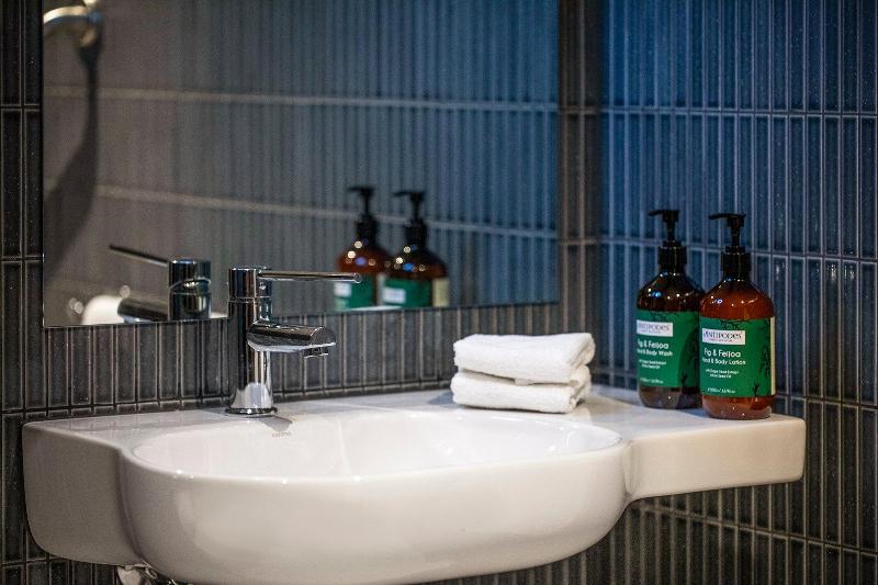 适合残疾人士使用的带超级大床的标准间, Voco Melbourne Central