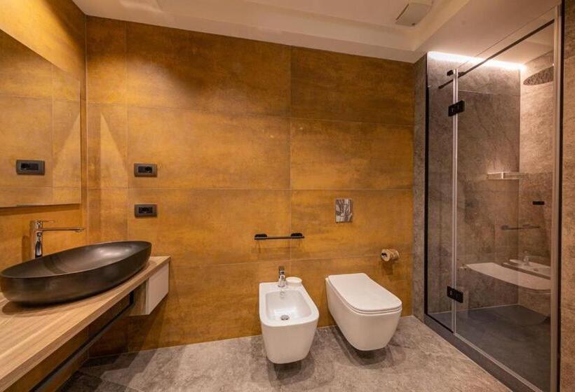 Deluxe Triple Room, Palazzo Raho Suites
