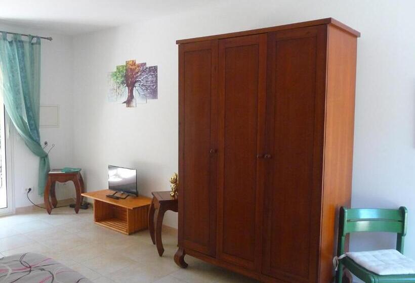 Номер Deluxe с Балконом, Villa Des Masques