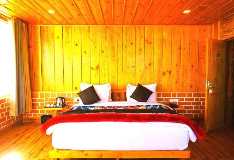 스탠다드 룸 킹사이즈 침대, La Riqueza Kanatal   Mountain View Rooms   Welcome New Year With Fresh Snowfall