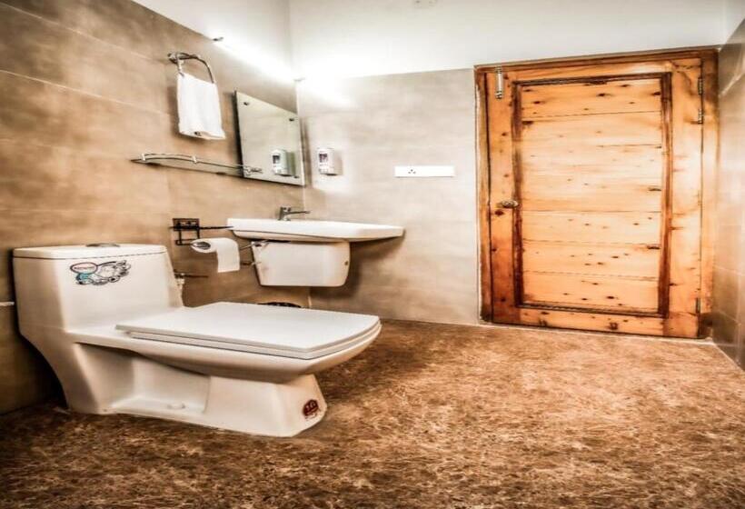 스탠다드 룸 산 전망, La Riqueza Kanatal   Mountain View Rooms   Welcome New Year With Fresh Snowfall