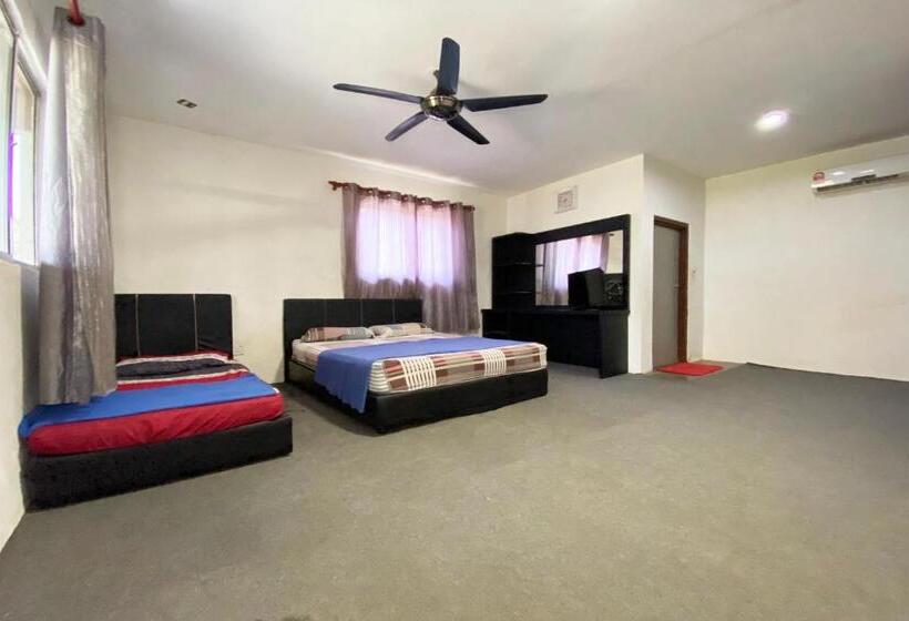 Quarto Triplo Deluxe, Oyo 90317 Ambong Bay Resthouse