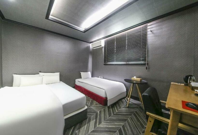 디럭스 룸, H Motel