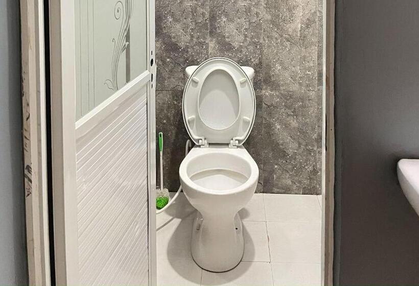 اتاق سوپریور, Almira Homestay Ambon Mitra Reddoorz