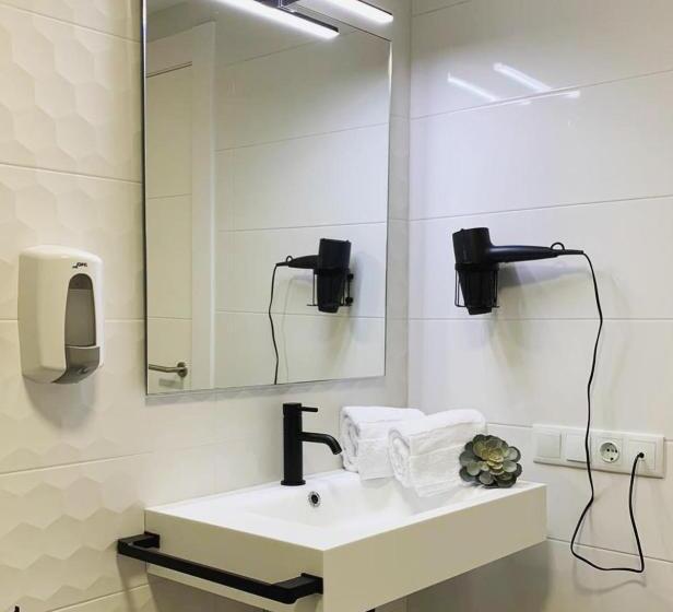 Номер Стандарт Индивидуальный, Hostal Comfort Suites